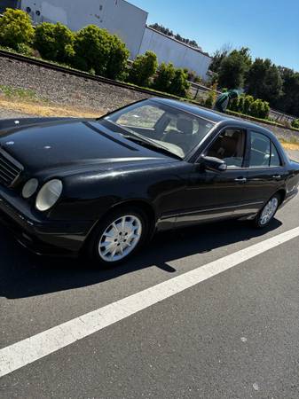 2001 E320 Mercedes-Benz - $2,200 (Hayward)63473218657921120