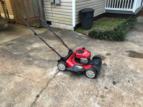 Troy-Bilt Self Propelled Lawn Mower Works Fine 1