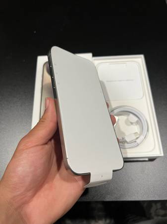 New iPhone 15 Pro Max 256gb Unlocked 100% Battery - cell phones
