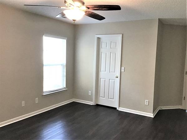 $1,275 / 4br - 1600ft2 - Bright and Modern 4-Bedroom, 2-Bath Home in a Convenient Location (Ladson, SC)64015946800515122