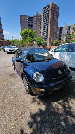 En venta convertible Volkswagen 2004 transmisión manual - $4,498 (Queens)63614180680705120