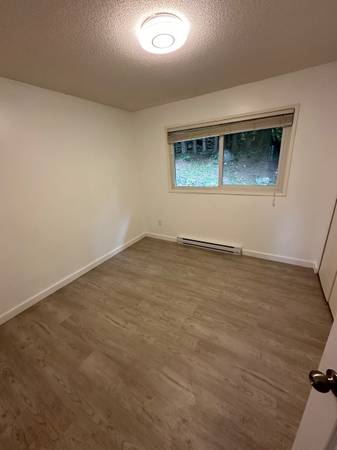 3 Bedroom 1.5 Bath Main Level with Large Deck 5