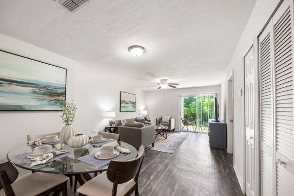 $1,529 / 2br - 1002ft2 - Modern Townhomes with Washer/Dryer & 24/7 Maintenance. (Gainesville)63822864228099120