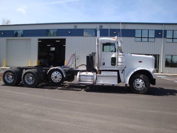 2018 Peterbilt 389 4-Axle Tractor 1