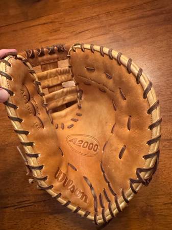 Wilson A2000 First Baseman Glove 1