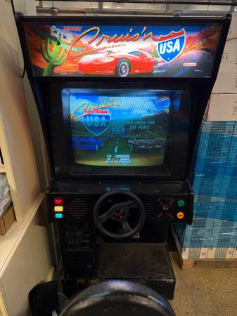 Crusin’ USA Sit Down Driver Arcade Machine with Cruisin’ World Board 1