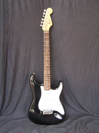 Fender squier stratocaster black 1