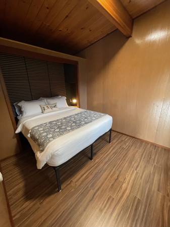 $2,000 / 1br - near Airport & lake hood - Fully furnished - short/long term pricing64014172300674121