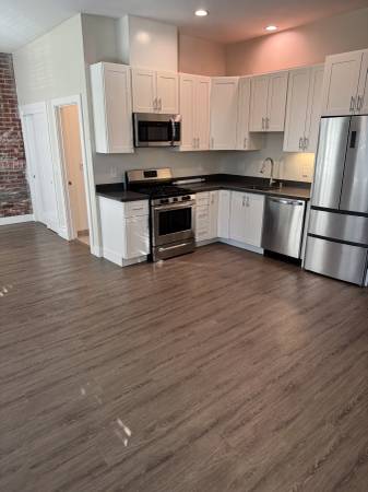 $1,895 Estudio en el centro de Hayward, paredes de ladrillo, cocina completa, mascotas permitidas (hayward / castro valley)63658112036609121