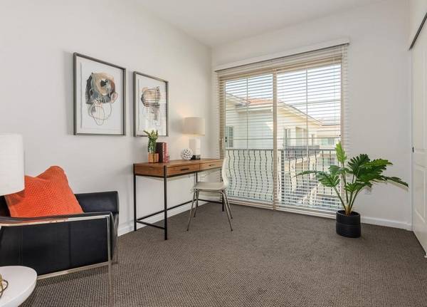 $3,000 / 2br - 965ft2 - Gorgeously Remodeled 2br, 2ba Condo (walnut creek)63857952437635121