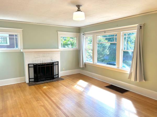 $3,200 / 4br - 2428ft2 - Awesome bungalow in amazing neighborhood (Division clinton)64039058035586121