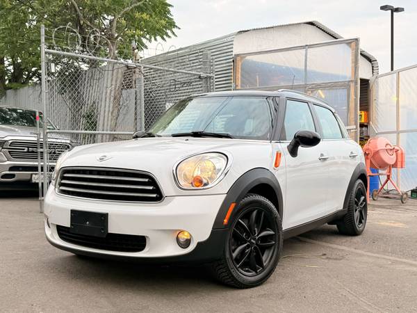 2014 MINI Cooper CountryMan 105k título limpio - $6,900 (Brooklyn)63654716802433121