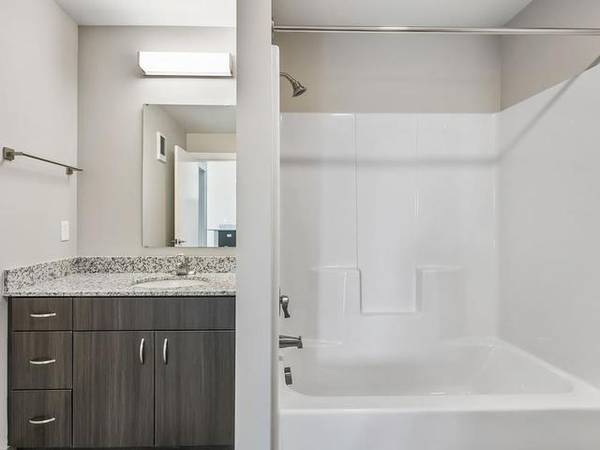 $1,599 / 507ft2 - ¡6 SEMANAS GRATIS! Lo mejor de Bend en The Nest Apartments (Cascadas del Estado de Oregón)63839290677507123