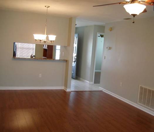 $1,000 / 2br - 960ft2 - Available Now! 2-bedroom, 2-bath home (New Port Richey)63991086708099122
