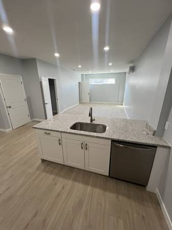 $1200.00 / 1br - 850ft2 - Unidad Moderna en Cincinnati | 3982 Superior Ave | $1200/mo | Disponible 963974610914818121