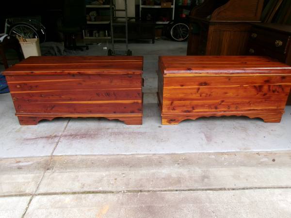1940S  SOLID CEDAR, CEDAR CHEST (PIC) 1