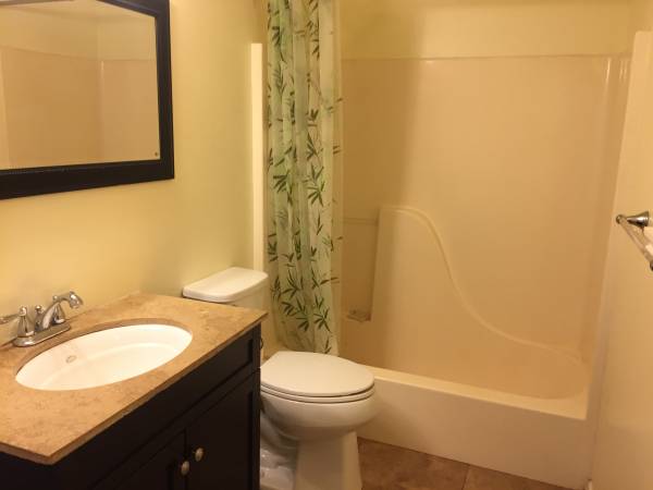 $1,800 / 1br - 765ft2 - 1/1 Ohana avail immediately through Dec (Kailua Kona)63939658621187123