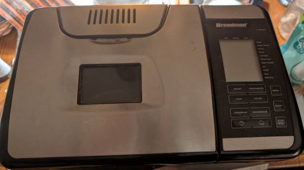 The Breadman TR2700 Bread Maker 1