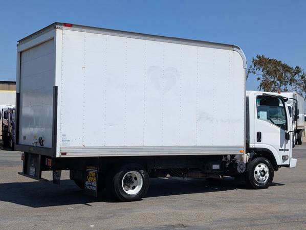 2016 Isuzu NPR 14FT - Photo 7