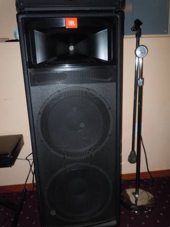PA Speakers - JBL TR225 1