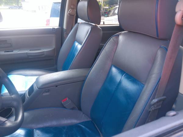 06 Dodge Dakota Quad Cab SLT 4WD - $4,400 (sioux city)63470892451329124