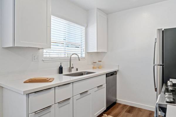 $1,090 / 1br - ***Updated one-bedroom unit available---------1329 Jackson St*** (San Francisco)63946671551491123