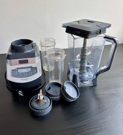 Ninja BL660 Professional Compact Smoothie & Food Processing Blender 1