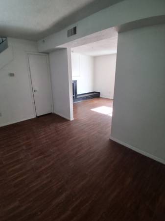$1,099 / 2br - 2 HABITACIONES 2.5 BAÑOS TOWNHOME LISTO PARA MUDARSE AHORA MISMO !!!! (Ciudad de Oklahoma)63670484268547120