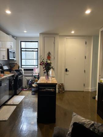 $1,100 / 4br - 100ft2 - HABITACIÓN SIN AMUEBLAR EN ALQUILER (EAST FLATBUSH, BROOKLYN, NY)63870971412225123