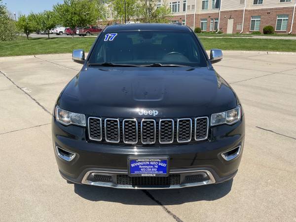 2017 Jeep Grand Cherokee Limited photo 2