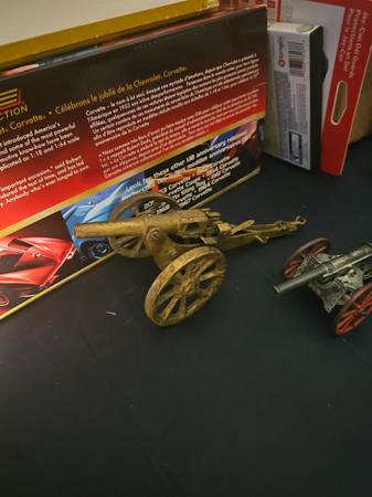 2 diecast cannons both work - $60 (Horn lake.ms)62952593641859124