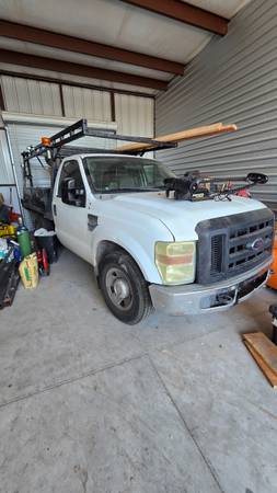 2008 Ford F250 With Utility Bed 1