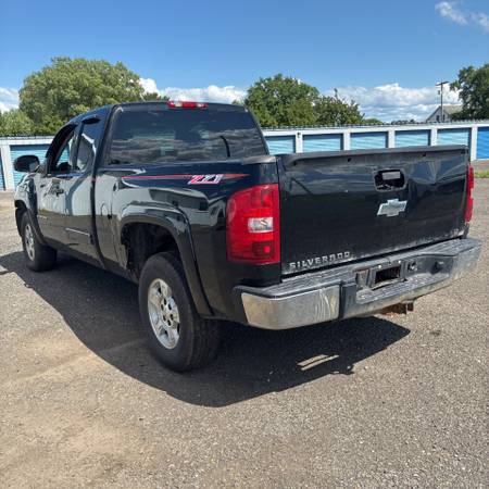 2008 Chevrolet Silverado 1500 4WD Ext Cab 143.5 LT w/1LT - $4,500 (Merrillville, IN)63469629044097122