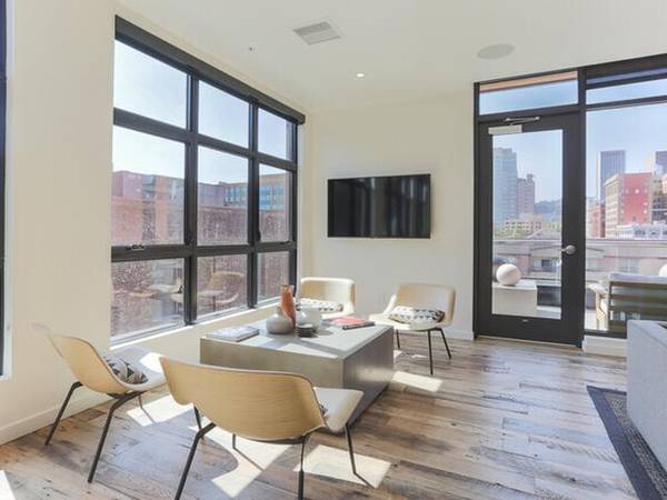 $2,091 / 1br - 542ft2 - Custom built-in closets, Generous, organized storage (Downtown Portland)63999454654467123