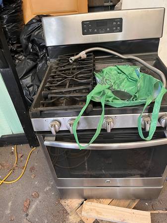 Gas range 1