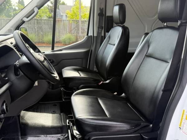 2022 Ford Transit 250 - Photo 15
