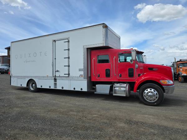 2010 Peterbilt 335 Cew Cab Box Truck 1