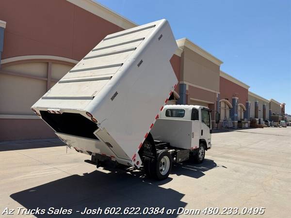 2019 Isuzu NRR Reg Cab*Chipper - Photo 12