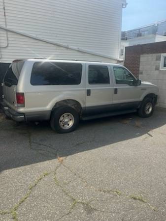 2005 ford excursion - $2,000 (East Boston)63615408909699123