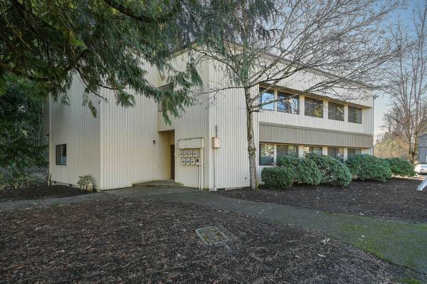 $418 / 294ft2 - Suite Ejecutiva Disponible 264 SF (Tigard)63672512306945123