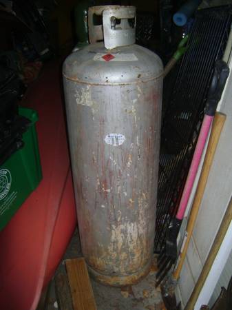 Big Propane Tank 100lbs capacity 1