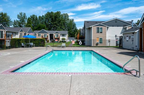 $1,625 / 2br - 850ft2 - Garajes disponibles, control climático individual, estacionamiento gratuito y reservado (Sommerset Weset- Elmonica South neighborhood in Beavert)63672529931777124