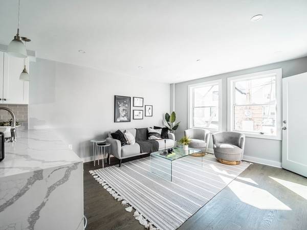 $3,100 / 2br - East Boston 2 Bed/1.5 Bath Apartment | Near Wood Island Station (East Boston)63655366598401121