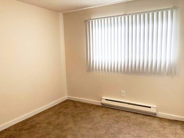 $1,580 / 1br - 780ft2 - Refrigerator, Electric Range, Internet Access (4807 200th St SW, Lynnwood, WA)63799882301441124