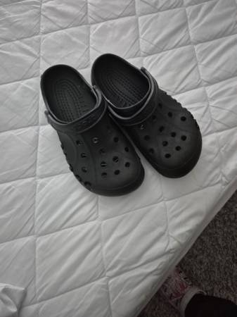 crocs size 8.5 1