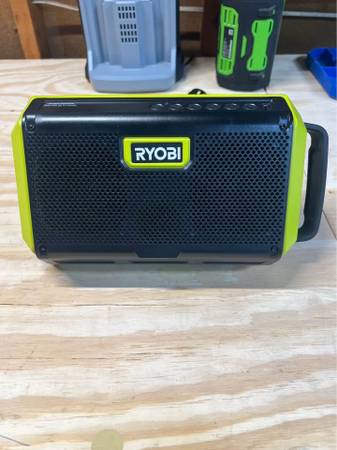 Ryobi one+ 18v Bluetooth speaker 1