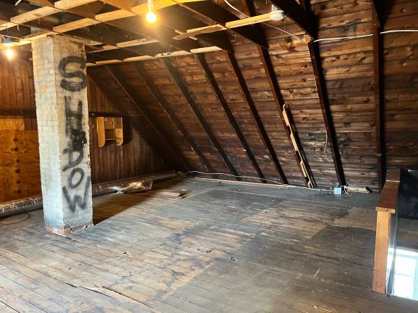 $3 / 4br - Free rent sept 4 br -new sunny newly remodeled (Lowell)63856338473601121