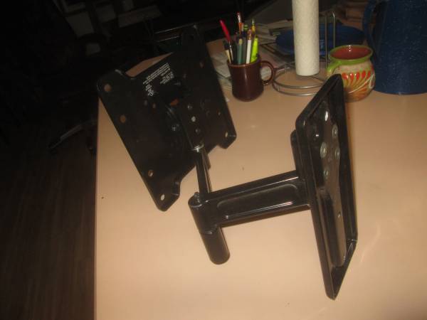 wall mount for tv - $29 (anchorage)63470287826179122