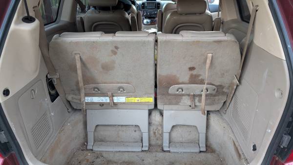 Minivan Hyundai Entourage 2007 - $1.600 (Nokesville)63440027528707123