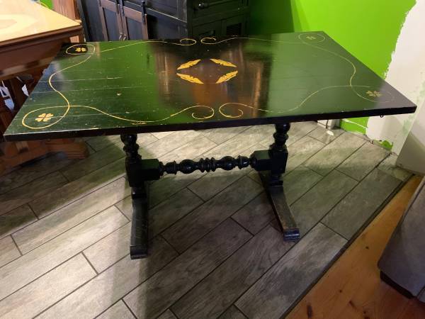 Wallace Nutting trestle dining table 1